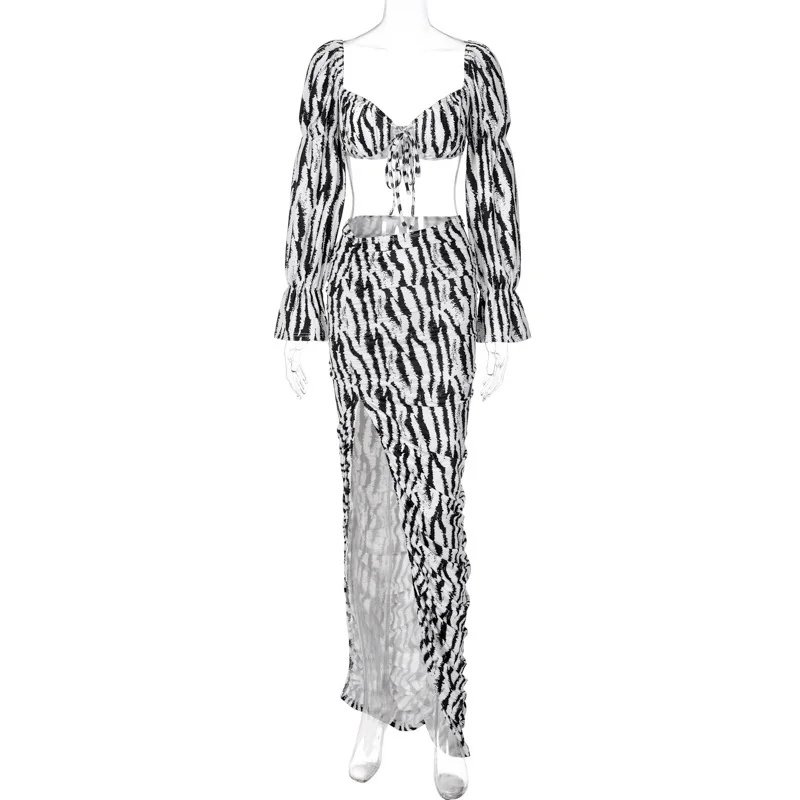Women Fashion 2022 Summer Zebra Striped Printed Long Sleeve Top And Skirt Two Piece Set Club Party Vacation Beach Wear Outfits
Women Fashion 2022 Summer Zebra Striped Printed Long Sleeve Top And Skirt Two Piece Set Club Party Vacation Beach Wear Outfits