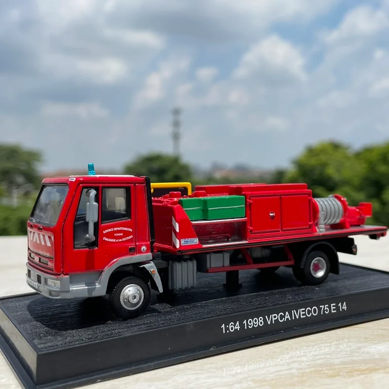 Литые модели автомобилей IVECO высокого давления 1:64, водяной пистолет, пожарная машина, Коллекционная модель из сплава, украшение для мальчиков, подарок для детей
Литые модели автомобилей IVECO высокого давления 1:64, водяной пистолет, пожарная машина, Коллекционная модель из сплава, украшение для мальчиков, подарок для детей