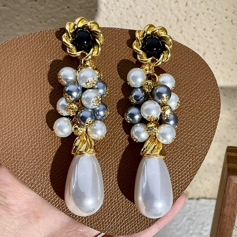 Minar Retro White Grey Imitation Pearl Long Dangle Earrings for Women Gold Color Metal Water Drop Earring Wedding Bridal Jewelry 
Minar Retro White Grey Imitation Pearl Long Dangle Earrings for Women Gold Color Metal Water Drop Earring Wedding Bridal Jewelry