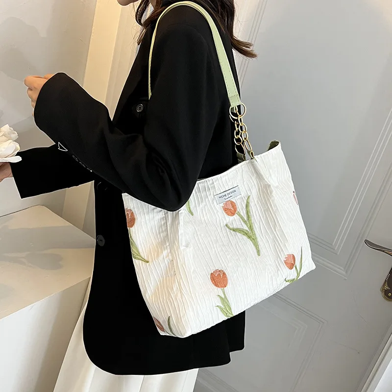 Luxury Designer Female Handbag Canvas Women's Shoulder Bag 2022 New Large Cloth Girl Shopper Tote Bags for Woman Korean Flowers
Luxury Designer Female Handbag Canvas Women's Shoulder Bag 2022 New Large Cloth Girl Shopper Tote Bags for Woman Korean Flowers