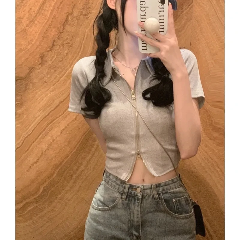 Grey Polo Collar Short T-shirt Women's Jacket Top 2022 Summer Design Double Zipper Short-sleeved Top INS Tide Women T-shirt
Grey Polo Collar Short T-shirt Women's Jacket Top 2022 Summer Design Double Zipper Short-sleeved Top INS Tide Women T-shirt