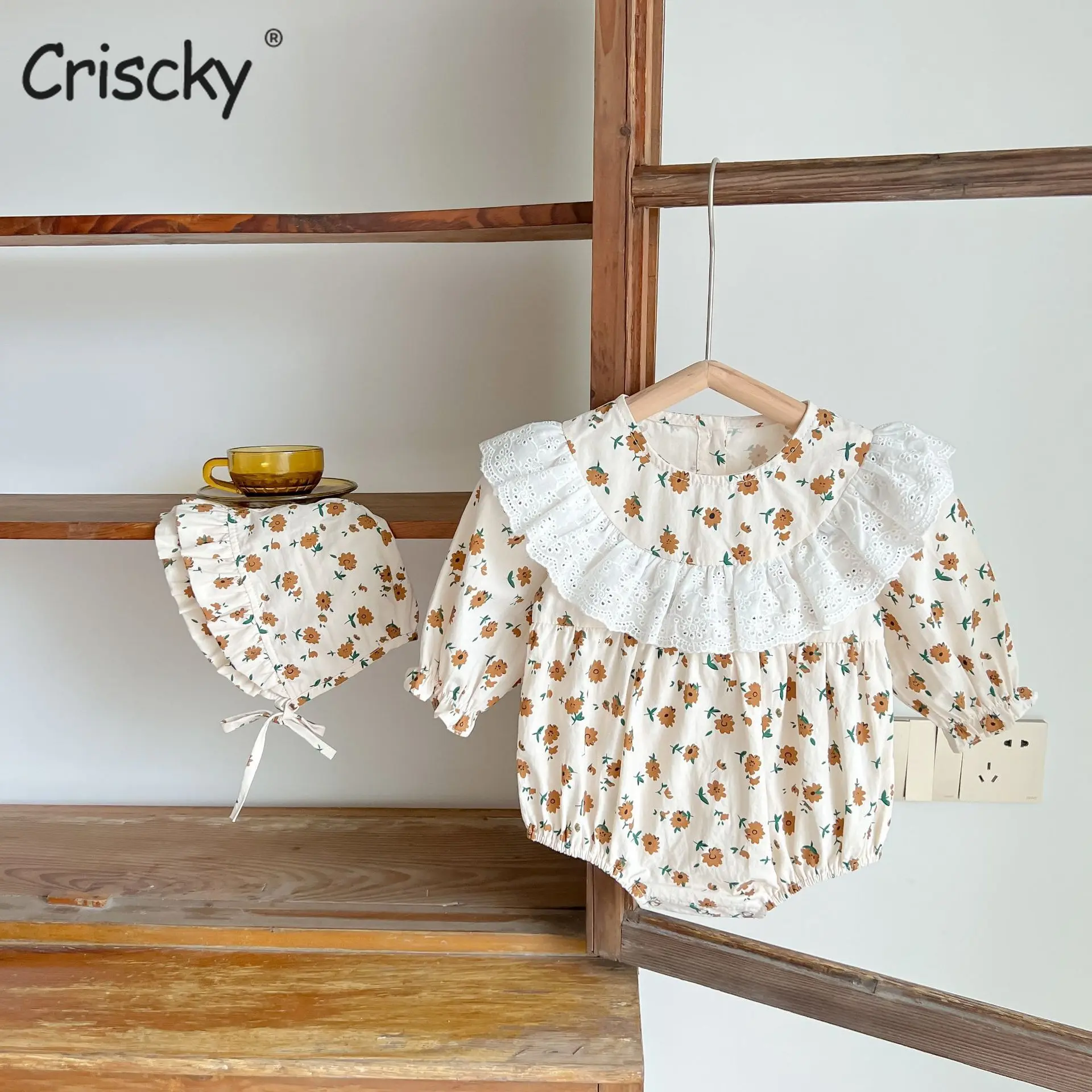 Criscky 2022 Autumn Baby Romper with Hat Set Korean Lace Ruffle Cute Floral Long Sleeve Jumpsuit Toddler Baby Girl Sweet Clothes
Criscky 2022 Autumn Baby Romper with Hat Set Korean Lace Ruffle Cute Floral Long Sleeve Jumpsuit Toddler Baby Girl Sweet Clothes