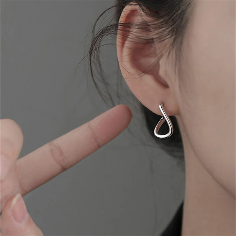 Trendy 925 Sterling Silver Hoops Earrings For Girls Anniversary Accessories 2022 New Female Earrings High-end Jewelry Women Gift
Trendy 925 Sterling Silver Hoops Earrings For Girls Anniversary Accessories 2022 New Female Earrings High-end Jewelry Women Gift