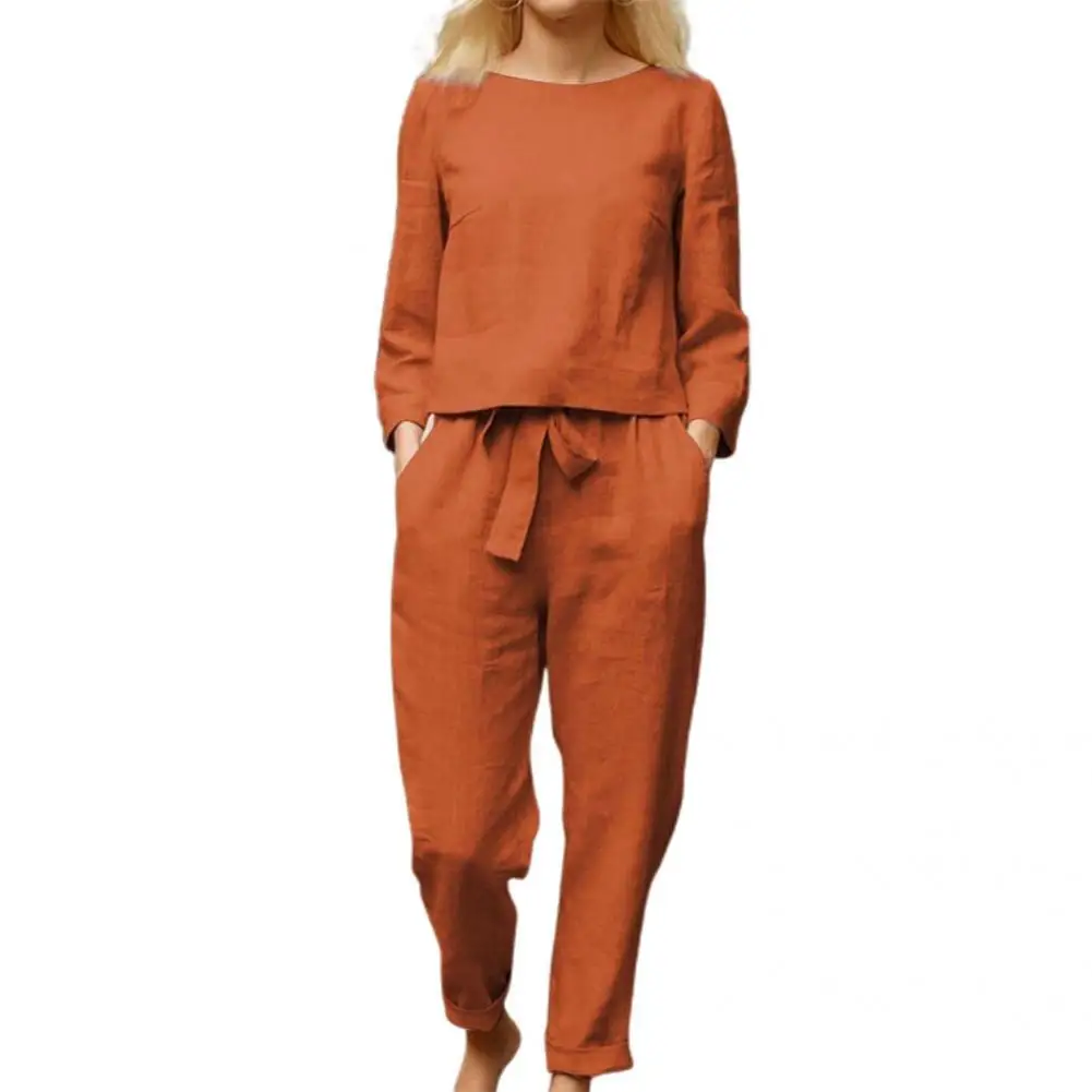 1 Set Vintage Outfit Solid Color Lace-up Lady Solid Color Round Neck T-shirt Pants Set 
1 Set Vintage Outfit Solid Color Lace-up Lady Solid Color Round Neck T-shirt Pants Set