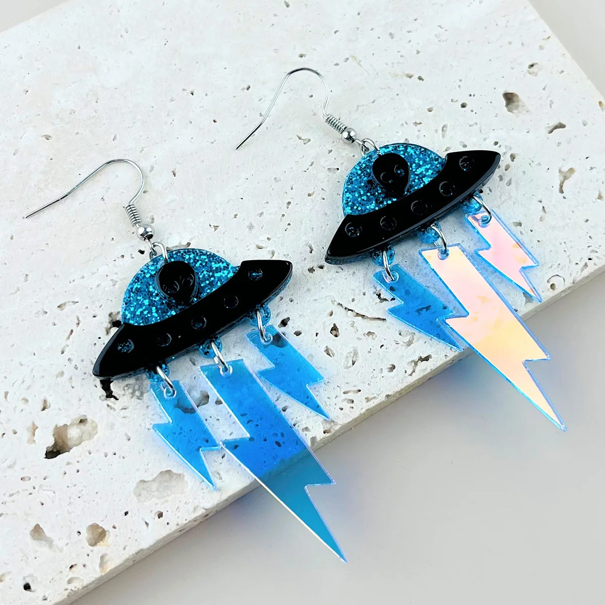 

Funny Alien Lightning Tassel Acrylic Women's Earrings Cute Colorful UFO Spaceship Dangle Pendant Earring 2023 Jewelry Gifts