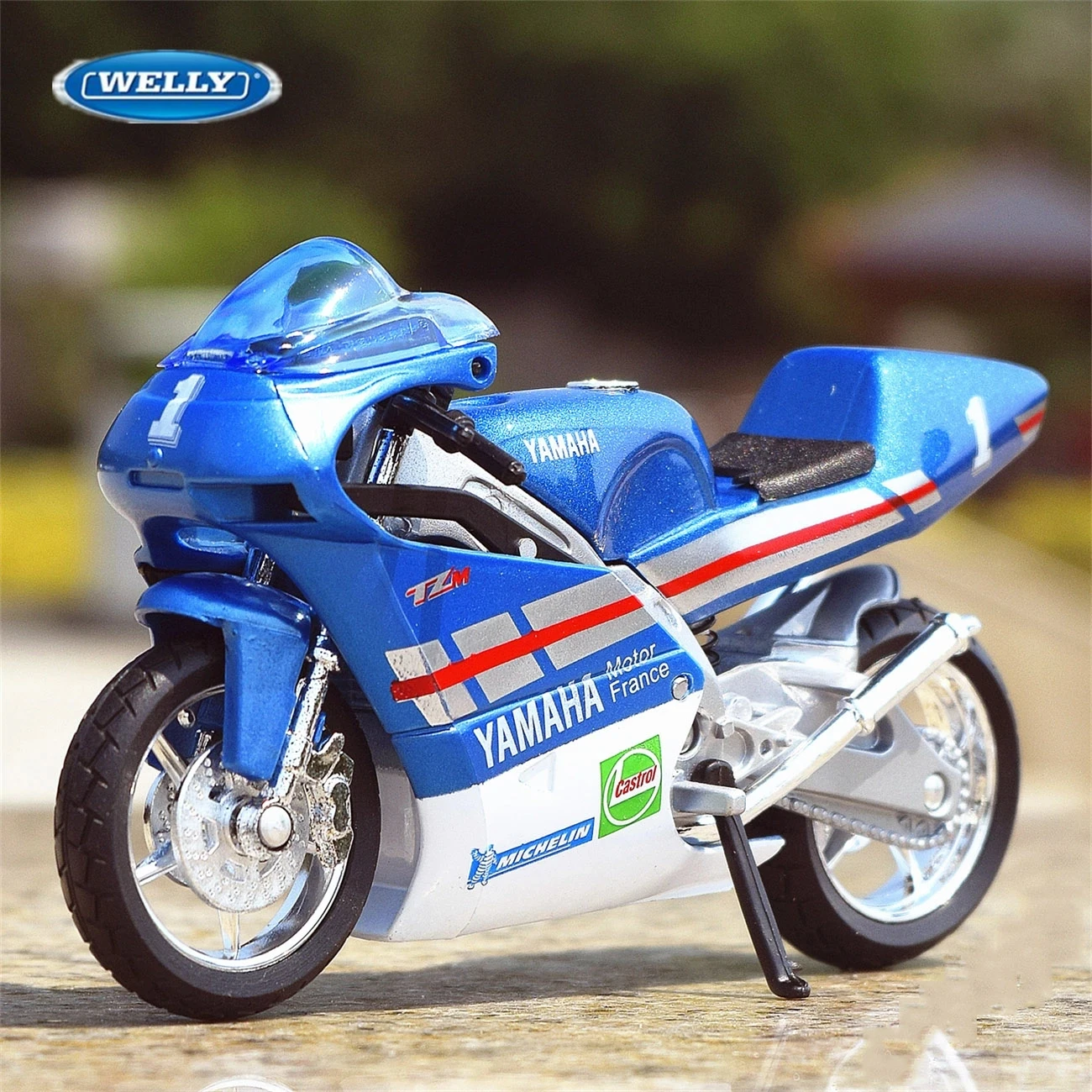 Модель гоночного мотоцикла WELLY 1:18 YAMAHA TZ250M, модель из сплава, литые металлические игрушки, модель мотоцикла, коллекция, подарки для детей
Модель гоночного мотоцикла WELLY 1:18 YAMAHA TZ250M, модель из сплава, литые металлические игрушки, модель мотоцикла, коллекция, подарки для детей