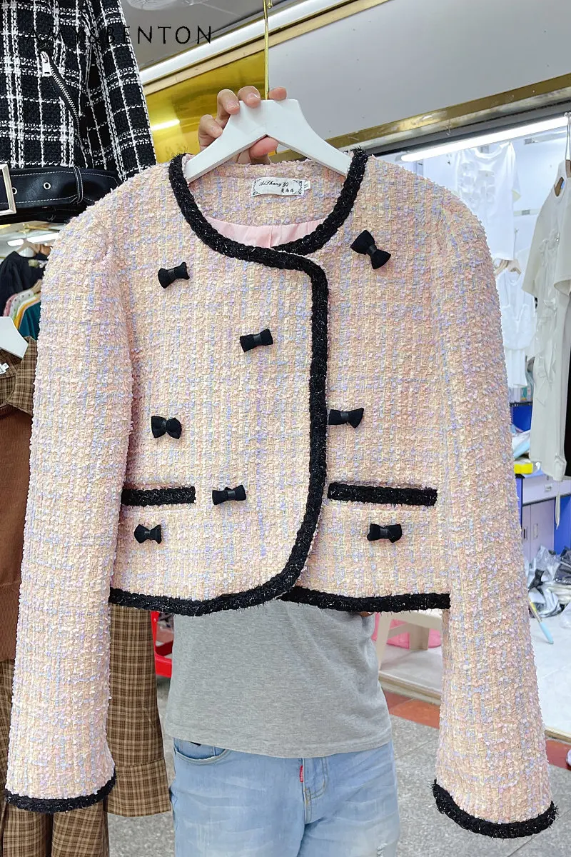 Fashionable Pink Temperament Short Coat for Women Early Autumn New Round Neck Pullover Contrast Color Small Cardigan Trendy Coat
Fashionable Pink Temperament Short Coat for Women Early Autumn New Round Neck Pullover Contrast Color Small Cardigan Trendy Coat