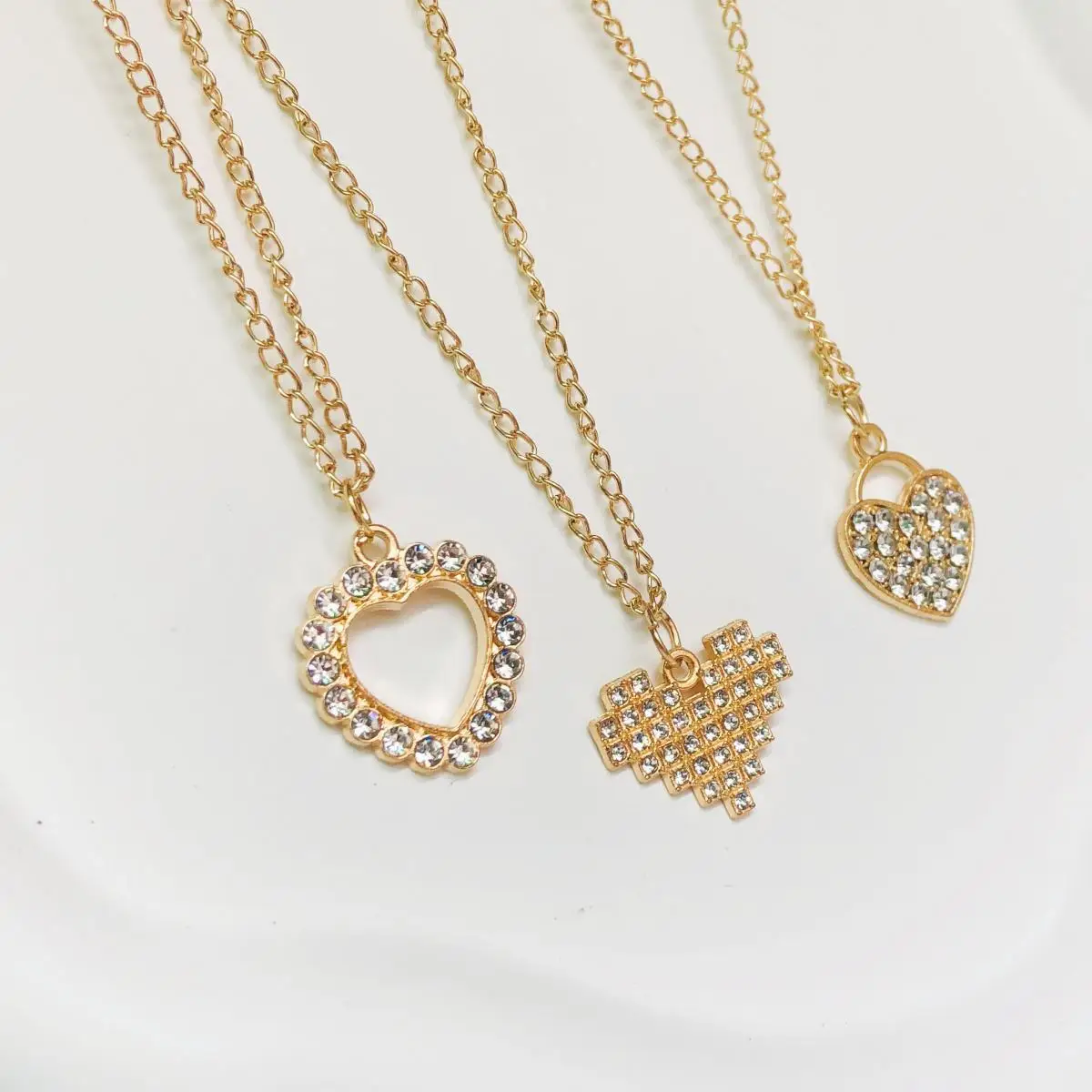 Fashion Heart Shaped Crystal Zircon Necklace for Women Ladies Gold Color Love Pendant Accessories Wholesale Jewelry Party Gift 
Fashion Heart Shaped Crystal Zircon Necklace for Women Ladies Gold Color Love Pendant Accessories Wholesale Jewelry Party Gift