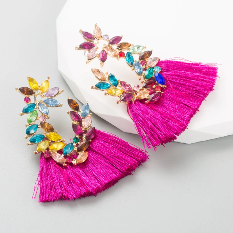 Cross border fashion alloy Rhinestone creative tassel color matching earrings women's high-quality earrings wholesale
Cross border fashion alloy Rhinestone creative tassel color matching earrings women's high-quality earrings wholesale