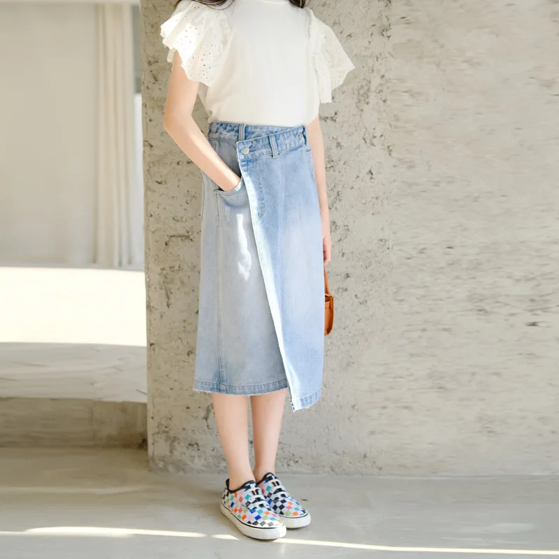2022 Summer New Korean Fashion Jeans Midi Skirt Elegant Teen Girls Clothing Spring Irregular Cotton Children Skirts Auutmn
2022 Summer New Korean Fashion Jeans Midi Skirt Elegant Teen Girls Clothing Spring Irregular Cotton Children Skirts Auutmn