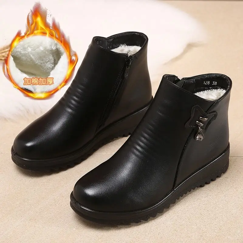 2022 Winter Leather Women Ankle Boots Ladies Soft Warm Casual Snow Boots Mother Waterproof Non-slip Booties free shipping
2022 Winter Leather Women Ankle Boots Ladies Soft Warm Casual Snow Boots Mother Waterproof Non-slip Booties free shipping