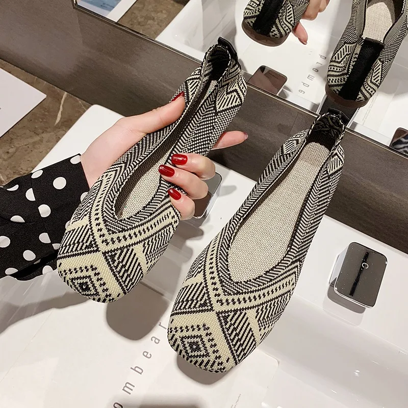 Plus Size Spring New Ballet Flats Women Square Toe Knit Fabric Loafers Breathable Flat Heel Drive Shoes Driving Slip on Loafers 
Plus Size Spring New Ballet Flats Women Square Toe Knit Fabric Loafers Breathable Flat Heel Drive Shoes Driving Slip on Loafers