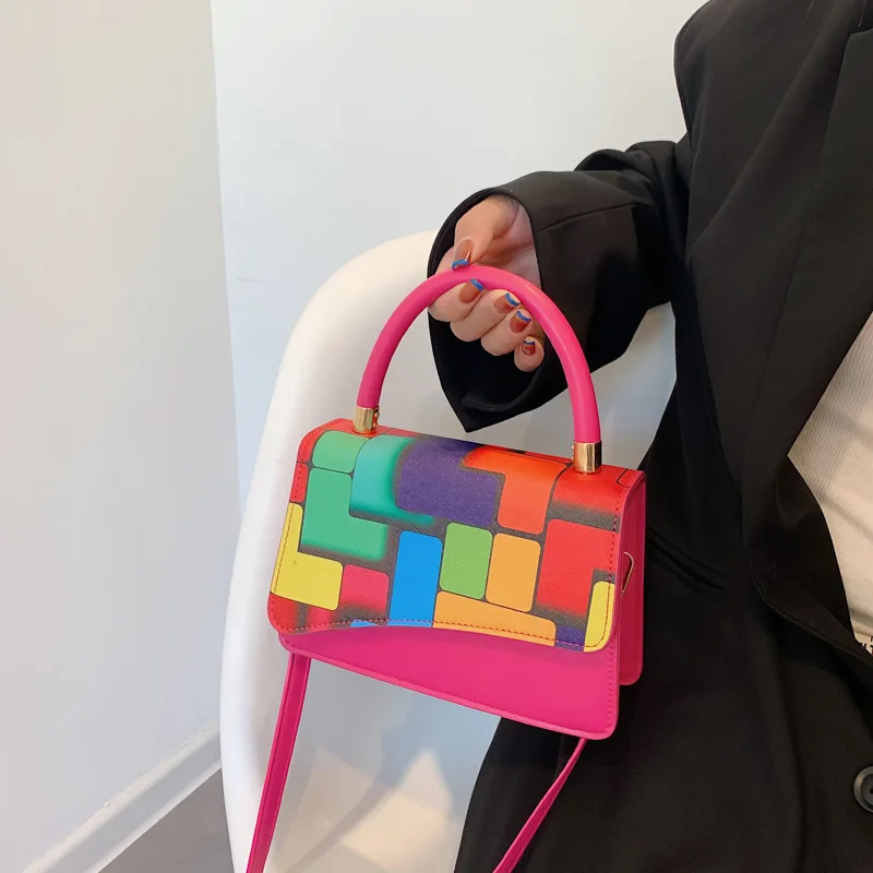 

Модная трендовая маленькая квадратная сумка, новая Радужная индивидуальная цветная контрастная сумка на одно плечо, простая повседневная Портативная сумка-мессенджер