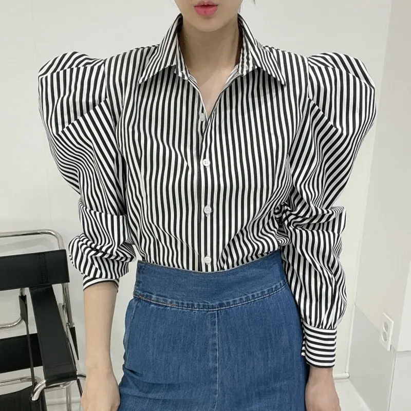SuperAen Retro Style Contrast Striped Shirt Female Autumn Single-breasted Loose Casual Long-sleeve Office Lady Shirts
SuperAen Retro Style Contrast Striped Shirt Female Autumn Single-breasted Loose Casual Long-sleeve Office Lady Shirts
