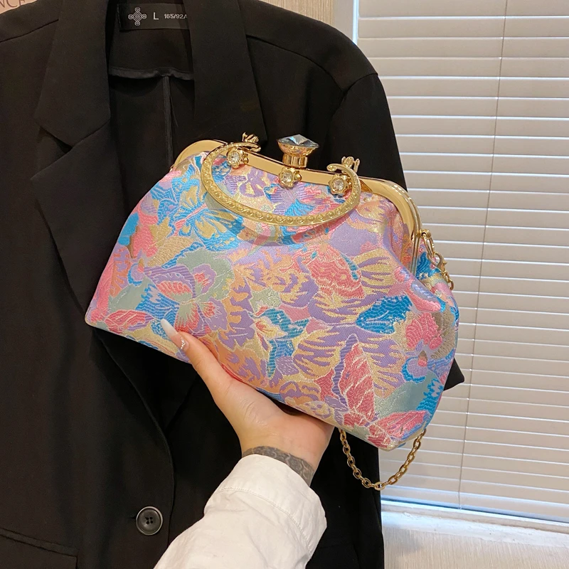 Elegant Layd Shoulder Crossbody Bag Diamond Wedding Handbags For Women Satin Evening Clutch Bag For Women 2023 Printing Purse
Elegant Layd Shoulder Crossbody Bag Diamond Wedding Handbags For Women Satin Evening Clutch Bag For Women 2023 Printing Purse