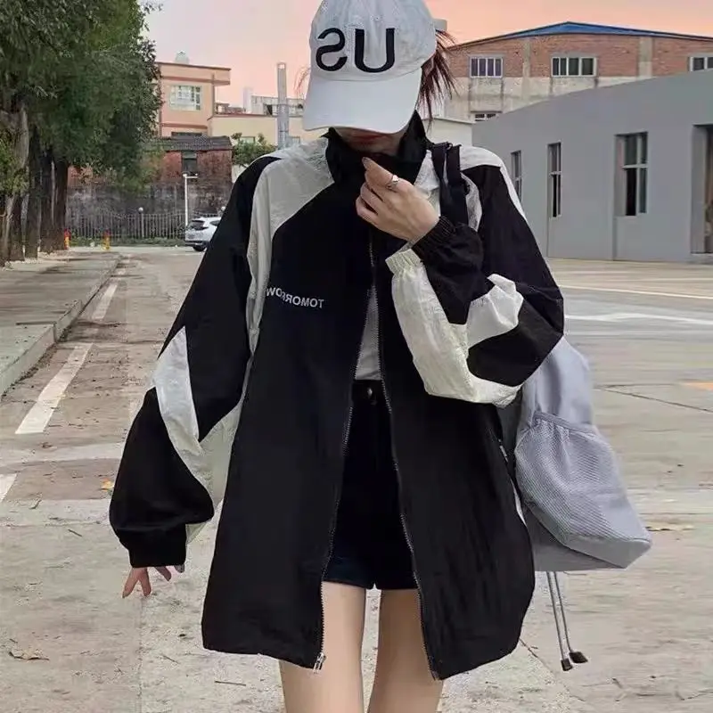 Korea Y2k Windbreaker Jackets Harajuku Loose Causal Streetwear Black Jacket Couple Clothes Korean Fashion College Coats New 2023
Korea Y2k Windbreaker Jackets Harajuku Loose Causal Streetwear Black Jacket Couple Clothes Korean Fashion College Coats New 2023