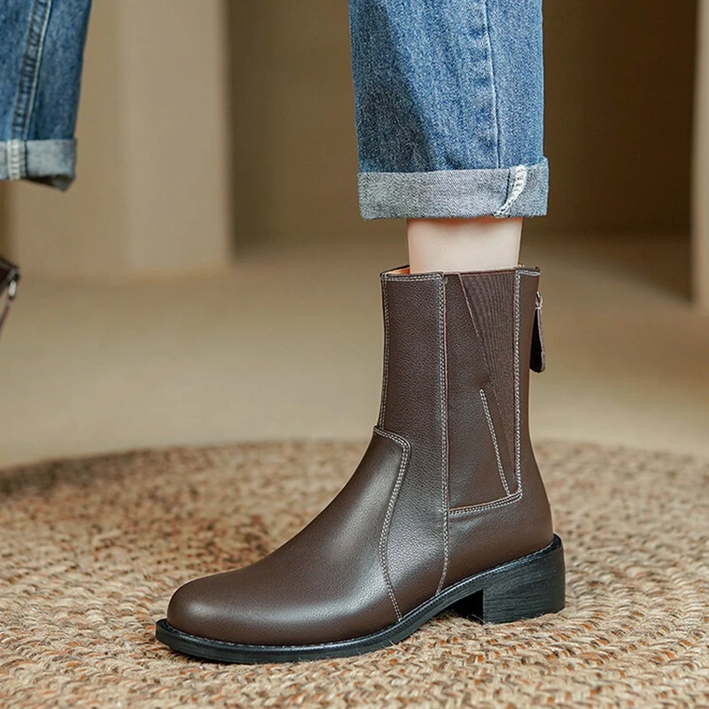 NEW Autumn/Winter Women Boots Round Toe Chunky Heel Shoes Women Genuine Leather Boots Sewing Short Boots Chelsea Boots for Women
NEW Autumn/Winter Women Boots Round Toe Chunky Heel Shoes Women Genuine Leather Boots Sewing Short Boots Chelsea Boots for Women
