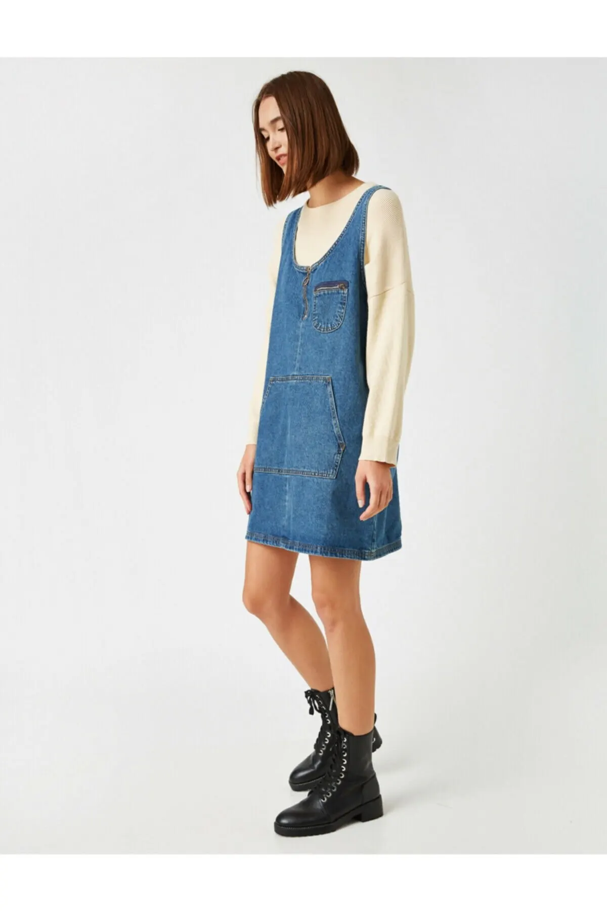 Women's Overalls Blue Cotton Denim Dress Hot Style Quality Fabric Sleeveless Baggy Trousers Casual Jumpsuit 
Women's Overalls Blue Cotton Denim Dress Hot Style Quality Fabric Sleeveless Baggy Trousers Casual Jumpsuit