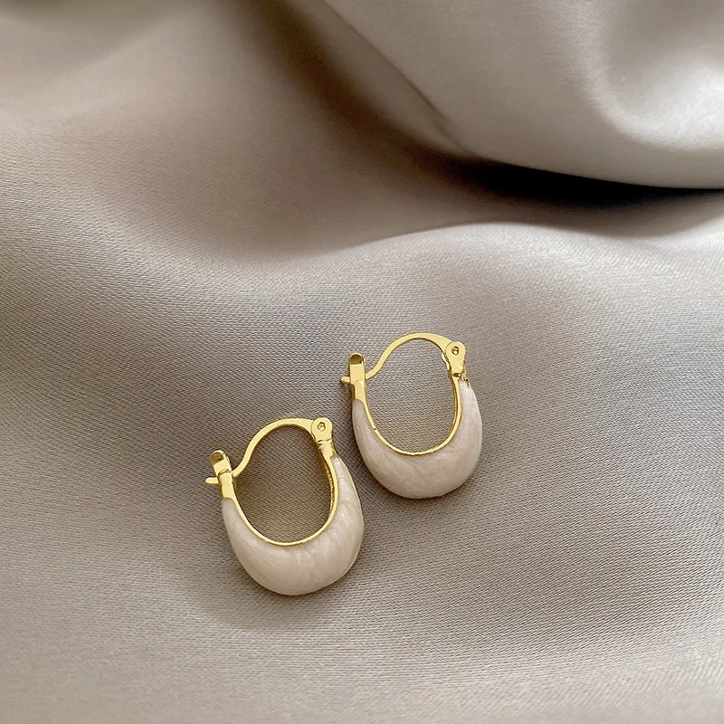 2023 New Fashion Trend Unique Design Elegant Exquisite Geometric Irregular Handbag Ear Buckle Women Jewelry Party Premium Gift
2023 New Fashion Trend Unique Design Elegant Exquisite Geometric Irregular Handbag Ear Buckle Women Jewelry Party Premium Gift