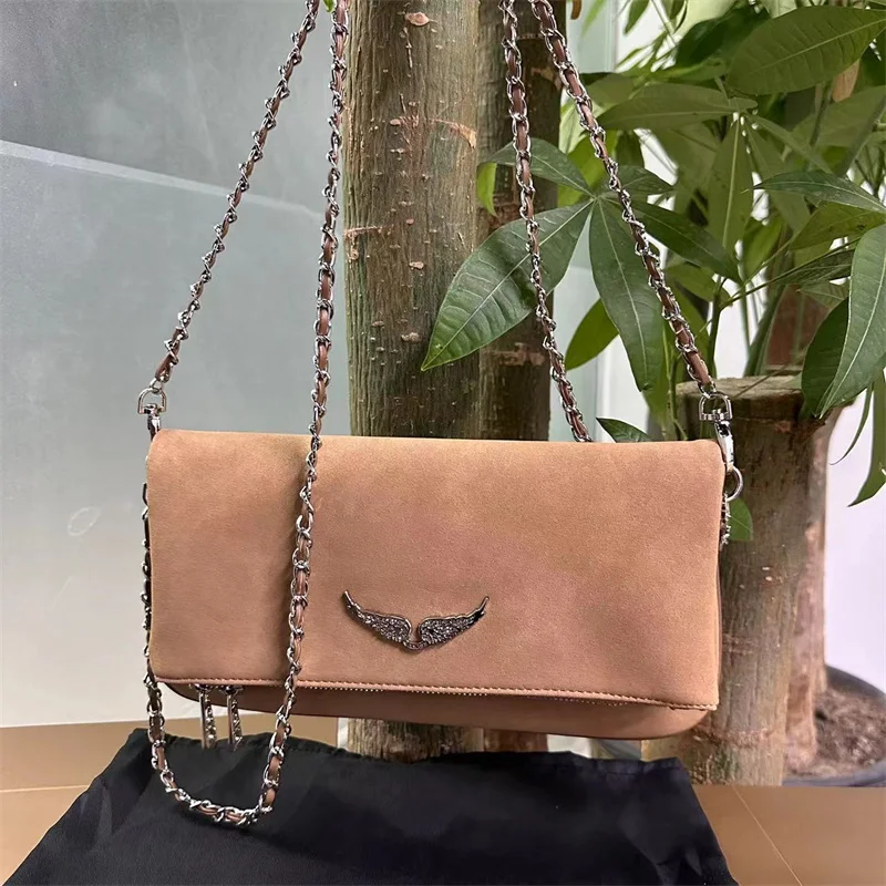 ZADIG Women's Shoulder Bag Crossbody Bag Designer Wing Decoration 2 Chain Strap Flip Zipper Sac à Bandouli è re 2023
ZADIG Women's Shoulder Bag Crossbody Bag Designer Wing Decoration 2 Chain Strap Flip Zipper Sac à Bandouli è re 2023