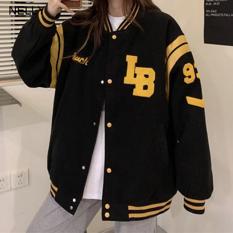 Black Baseball suit female student jacket 2022 new Korean loose BF fried Street top
Black Baseball suit female student jacket 2022 new Korean loose BF fried Street top