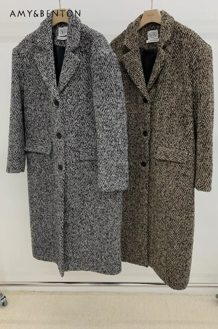 Vintage Woolen Coat for Women Autumn and Winter New Korean Style Loose Thick Long Sleeve Jacket Mid-Length Woolen Coat
Vintage Woolen Coat for Women Autumn and Winter New Korean Style Loose Thick Long Sleeve Jacket Mid-Length Woolen Coat