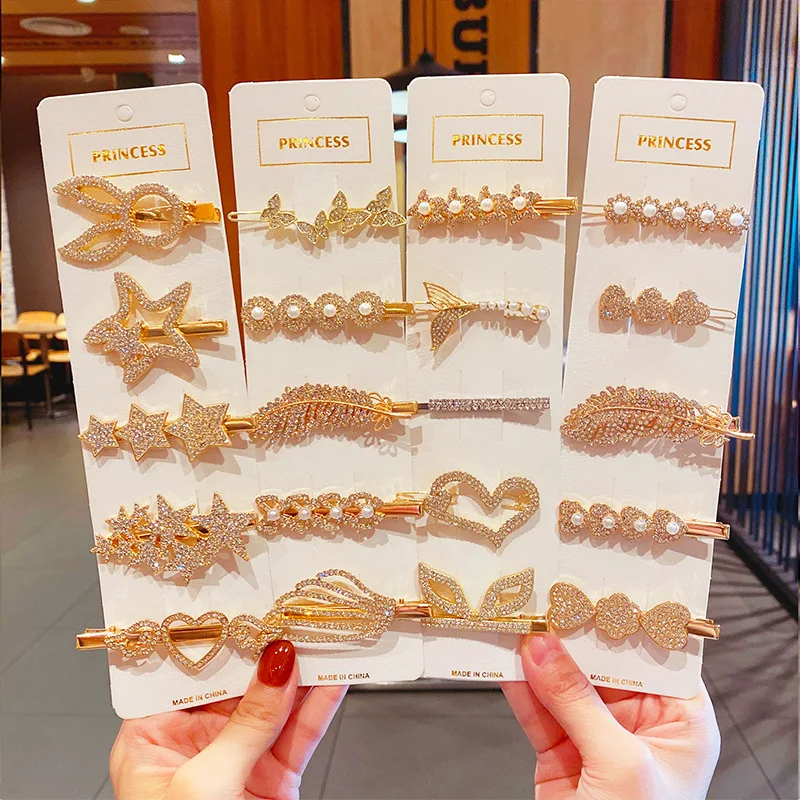 UXSL New Womens Girls Luxury Shining Gold Rhinestone Geometric Metal Hairpins Sweet Hair Clips Headband Fashion Hair Accessories
UXSL New Womens Girls Luxury Shining Gold Rhinestone Geometric Metal Hairpins Sweet Hair Clips Headband Fashion Hair Accessories