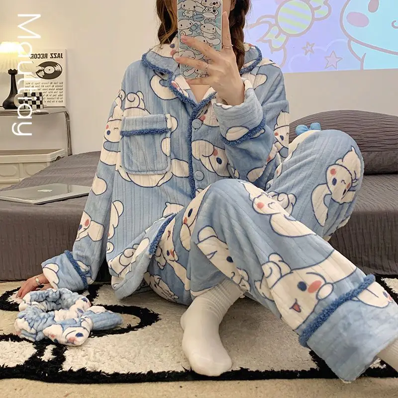 Пижама Sanrio Cinnamoroll, новая модная зимняя утолщенная теплая Милая женская одежда для отдыха Y2K с капюшоном для девочек, Мультяшные плюшевые игрушки
Пижама Sanrio Cinnamoroll, новая модная зимняя утолщенная теплая Милая женская одежда для отдыха Y2K с капюшоном для девочек, Мультяшные плюшевые игрушки