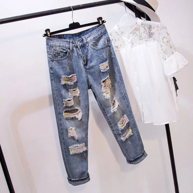 Vintage Hole Jeans Woman Boyfriend Style Light Blue Ripped High Waist Denim Harem Pants for Woman Korean Chic Jean Female E205
Vintage Hole Jeans Woman Boyfriend Style Light Blue Ripped High Waist Denim Harem Pants for Woman Korean Chic Jean Female E205