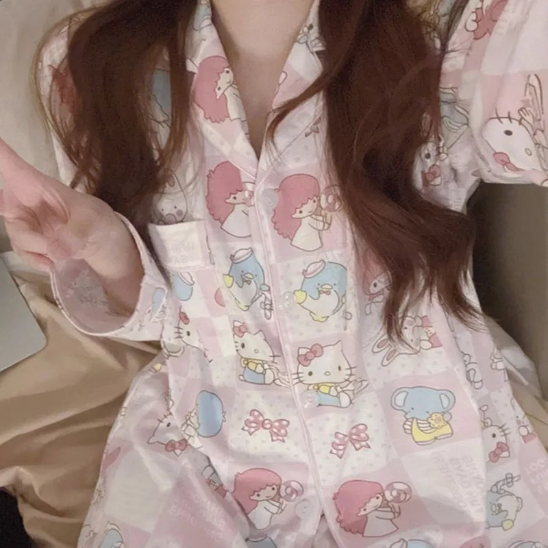 Пижамный комплект Sanrio LittleTwinStars, новинка весны и осени, костюм с длинными рукавами и изображением котенка из мультфильма, милая домашняя одежда
Пижамный комплект Sanrio LittleTwinStars, новинка весны и осени, костюм с длинными рукавами и изображением котенка из мультфильма, милая домашняя одежда
