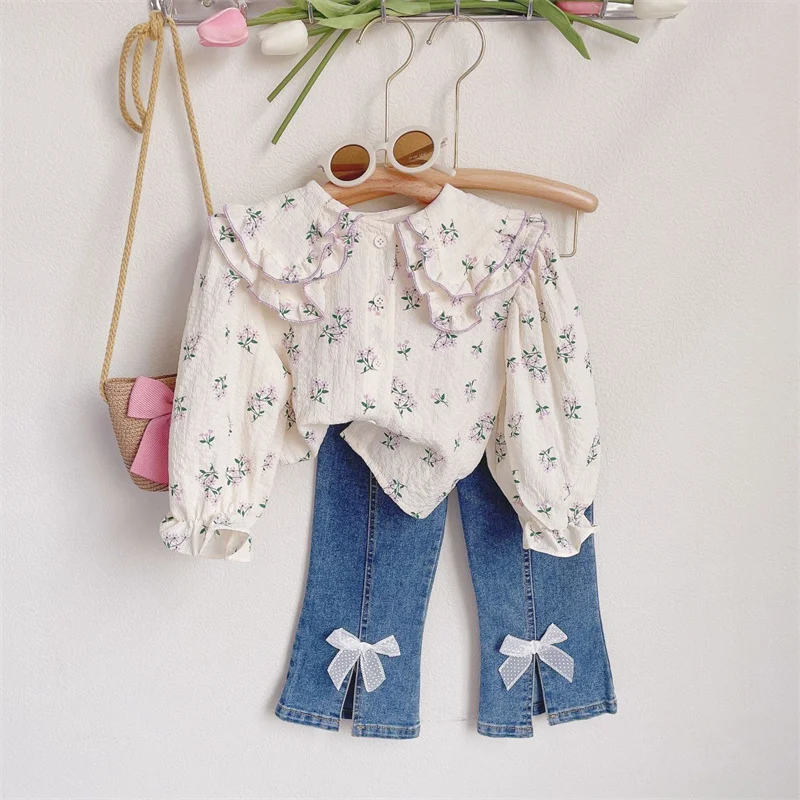 Autumn and Spring Kids Baby Girls Clothes Sets Cute Floral Shirt and Bow Jeans Two-piece Set Leisure Outfits Clothes
Autumn and Spring Kids Baby Girls Clothes Sets Cute Floral Shirt and Bow Jeans Two-piece Set Leisure Outfits Clothes