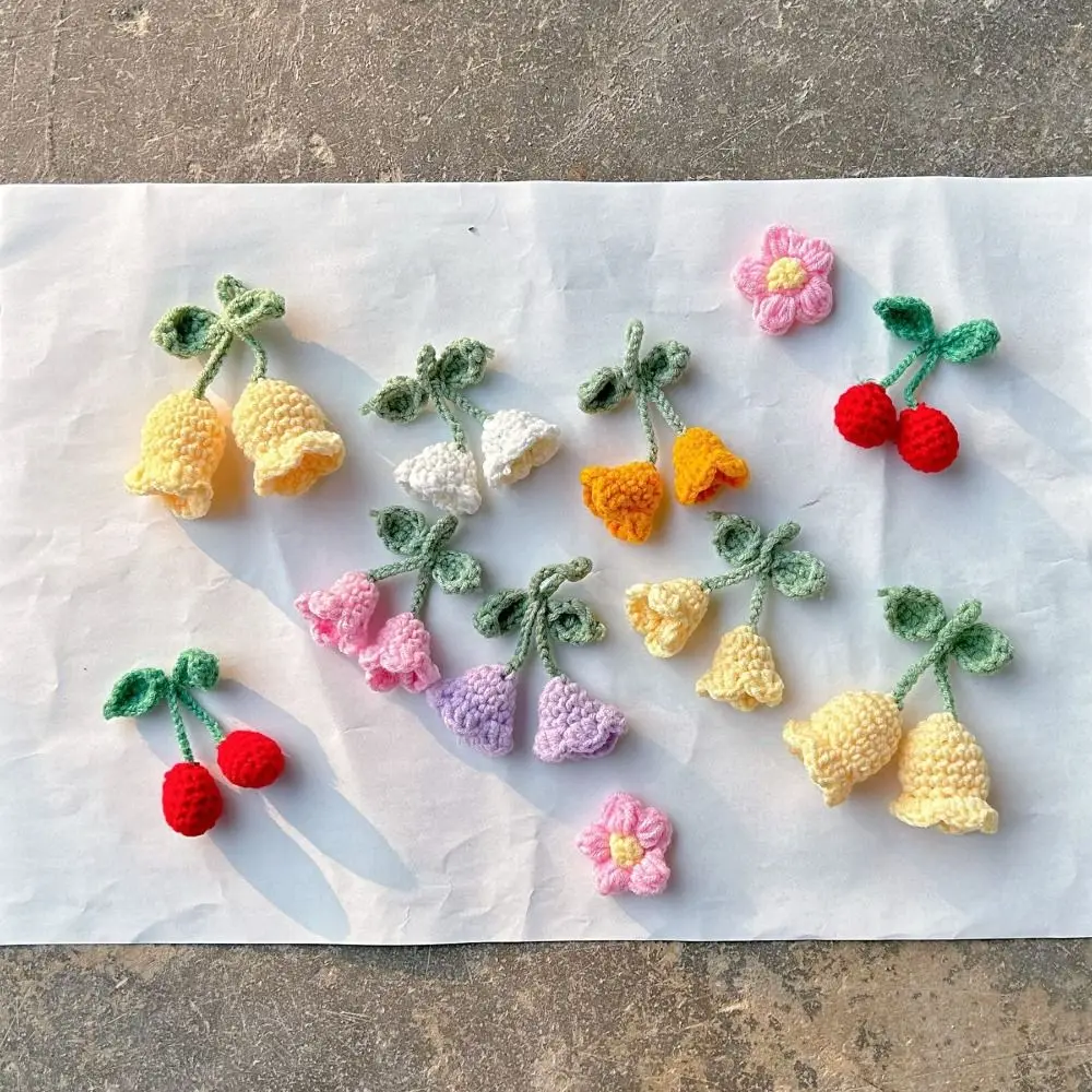 Подвески из шерсти вязаный кулон в виде клубники клубника брелок ручной работы с
