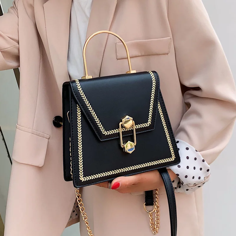 New Fashion Metal Handle Handbags Women Crossbody Bags 2021 High Qualty Clutch Female Purses Ladies Shoulder Messenger Bag
New Fashion Metal Handle Handbags Women Crossbody Bags 2021 High Qualty Clutch Female Purses Ladies Shoulder Messenger Bag