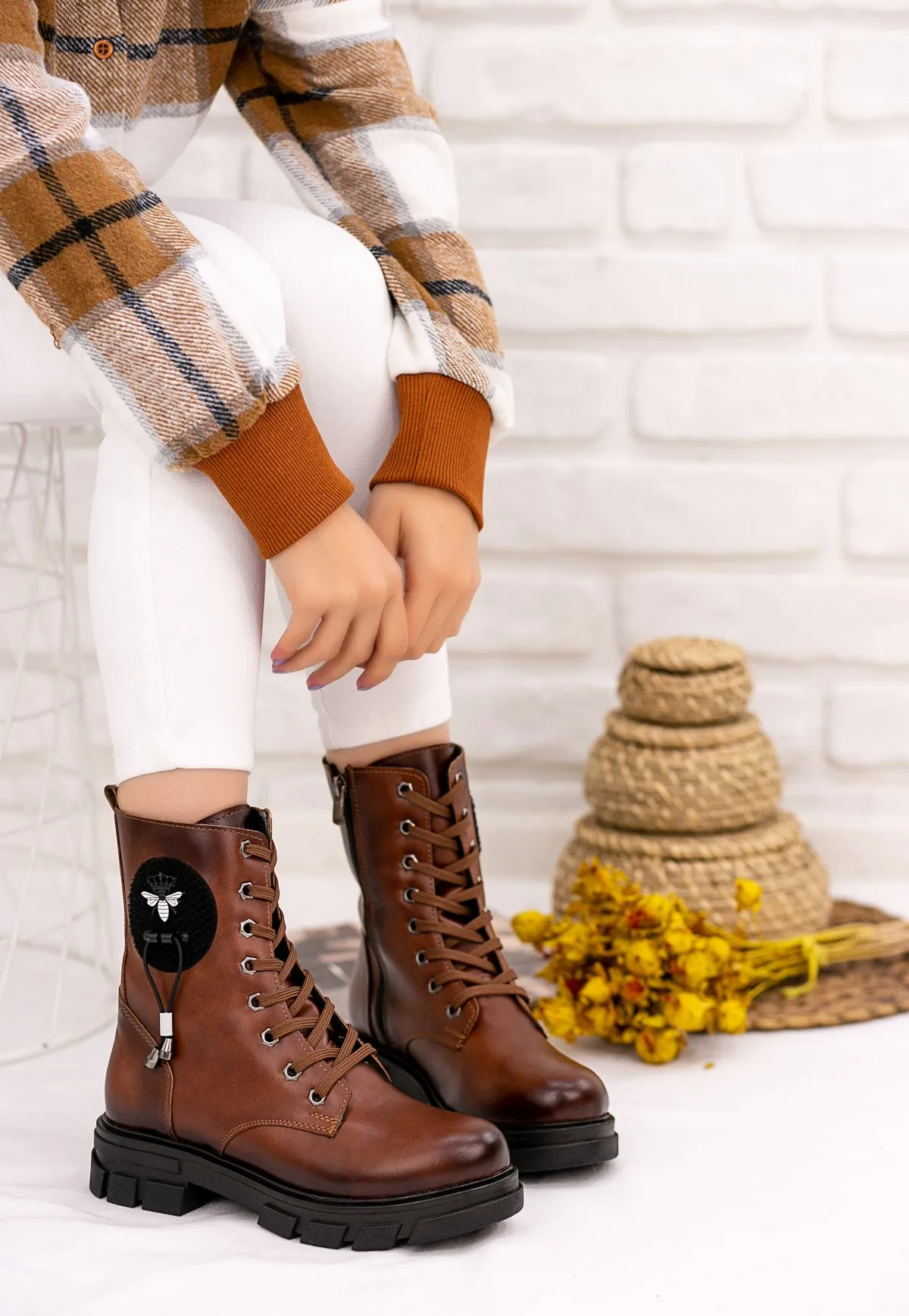 BveA Store winter women fashion zipper wrist length thick-soled warm comfortable casual faux leather Inspiration Tan Skin Lace-Up Boots
BveA Store winter women fashion zipper wrist length thick-soled warm comfortable casual faux leather Inspiration Tan Skin Lace-Up Boots
