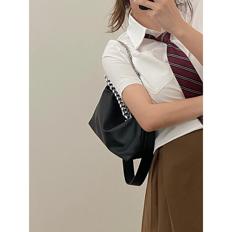 

Нишевая женская сумка из мягкой кожи для подмышек, универсальная простая Модная Портативная сумка через плечо, новая сумка-мессенджер с толстой цепочкой для женщин