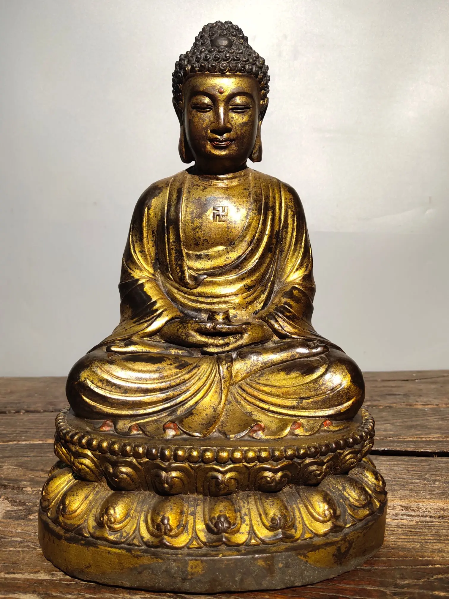 11" Tibetan Temple Collection Old Bronze Cinnabar mud gold Amitabha Shakyamuni lotus platform worship buddha Town house Exorcism
11" Tibetan Temple Collection Old Bronze Cinnabar mud gold Amitabha Shakyamuni lotus platform worship buddha Town house Exorcism
