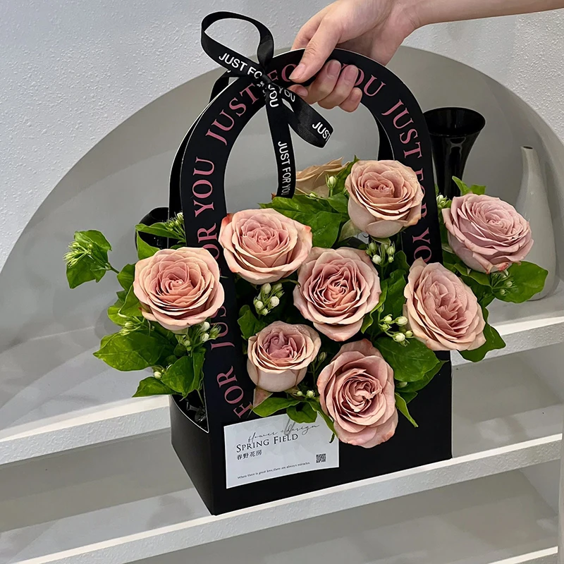 4PCS Flowers Arrangement Kraft Paper Bag Folding Portable Flower Packaging Box Waterproof Flower Basket Gift Bag Tote Bags
4PCS Flowers Arrangement Kraft Paper Bag Folding Portable Flower Packaging Box Waterproof Flower Basket Gift Bag Tote Bags