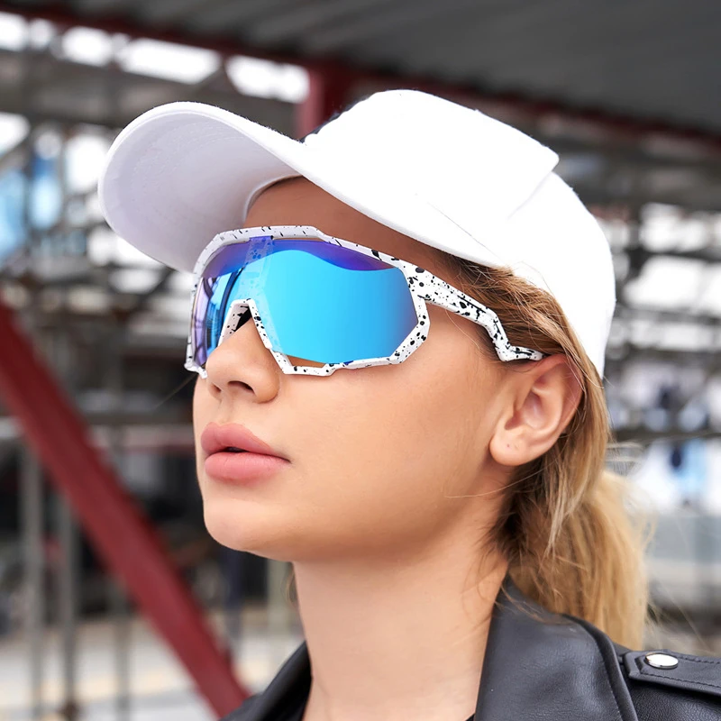 Polarized Cycling Sunglasses UV 400 Protection Cycling Running Sports Eyewear Sunglasses for Men Women
Polarized Cycling Sunglasses UV 400 Protection Cycling Running Sports Eyewear Sunglasses for Men Women