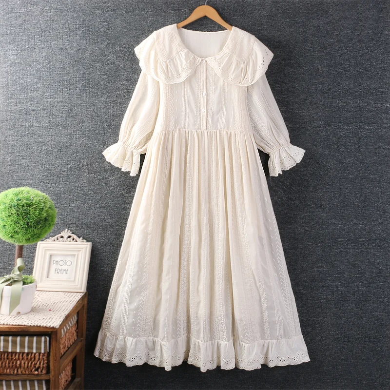 Летнее Новое милое однотонное платье с вышивкой, женское платье средней длины три четверти DD0406
Летнее Новое милое однотонное платье с вышивкой, женское платье средней длины три четверти DD0406