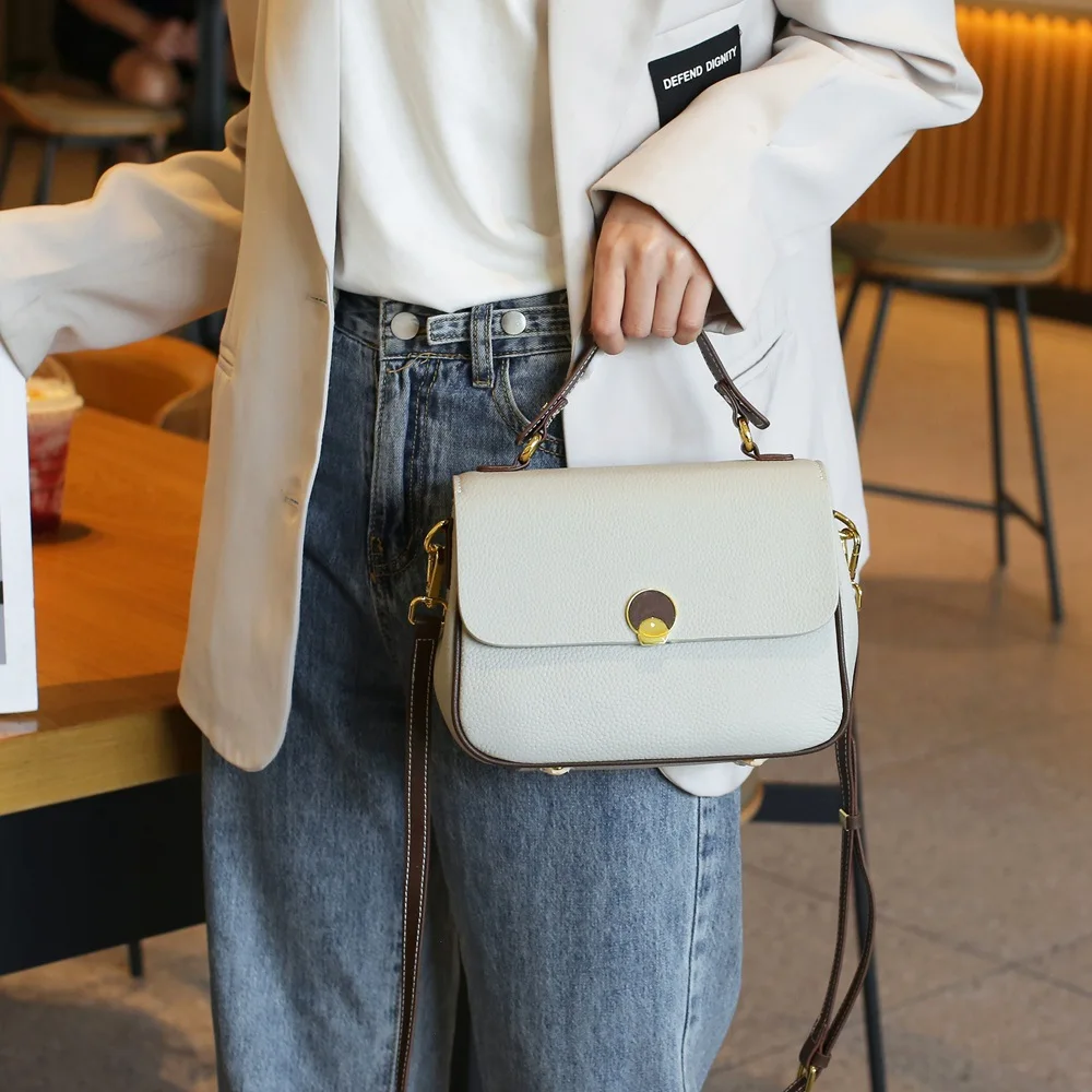 Новинка 2022, маленькая квадратная сумка из первого слоя воловьей кожи, высококачественная повседневная сумка-мессенджер на плечо, Женская у...
Новинка 2022, маленькая квадратная сумка из первого слоя воловьей кожи, высококачественная повседневная сумка-мессенджер на плечо, Женская у...