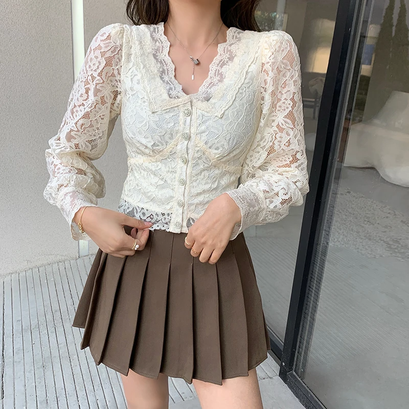 2022 Women's Lace Shirt White Hollow Out V Neck Blouses Female Short Clothing Summer Spring Long Sleeves Fashion Skinny Y2k
2022 Women's Lace Shirt White Hollow Out V Neck Blouses Female Short Clothing Summer Spring Long Sleeves Fashion Skinny Y2k