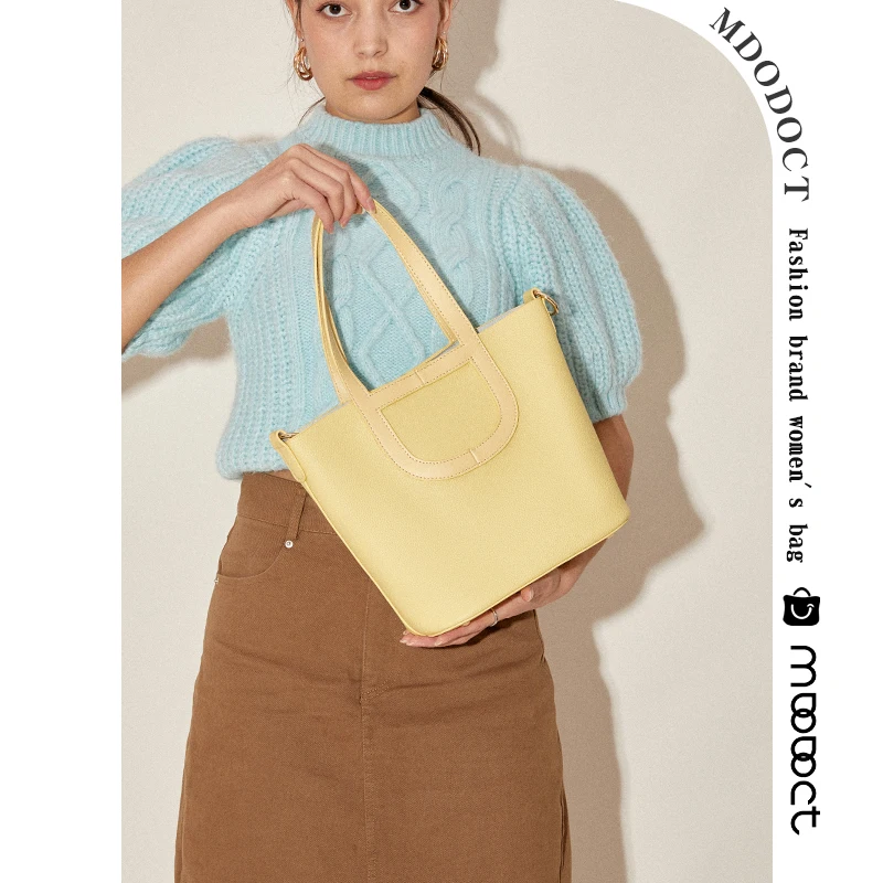 Summer Large Capacity Luxury Designer Shoulder Bags Casual Fashion Versatile High Quality Handbag 2023 New Bucket Tote for women
Summer Large Capacity Luxury Designer Shoulder Bags Casual Fashion Versatile High Quality Handbag 2023 New Bucket Tote for women