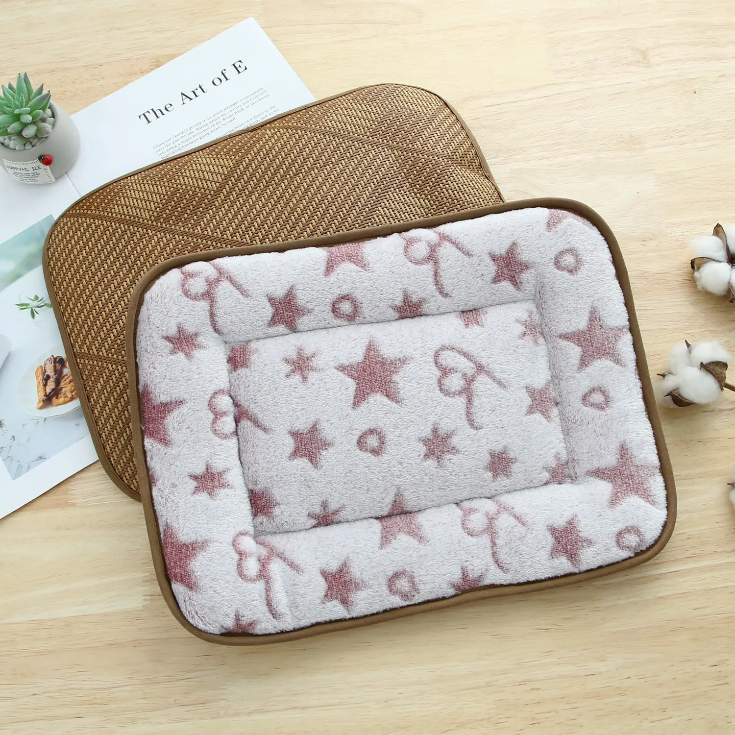 Dog mats, cat mats, pet ice mats, summer sleeping mats, floor mats, kennels, cat dens, sleeping mats
Dog mats, cat mats, pet ice mats, summer sleeping mats, floor mats, kennels, cat dens, sleeping mats