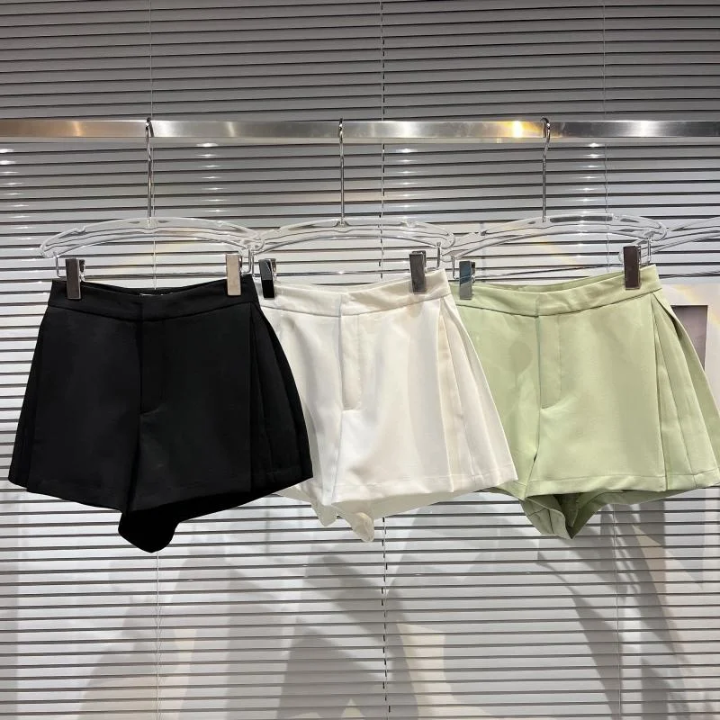 Side Wrinkled Solid Color Wide Leg Suit Shorts Green Black White Summer Women Hotpant 
Side Wrinkled Solid Color Wide Leg Suit Shorts Green Black White Summer Women Hotpant