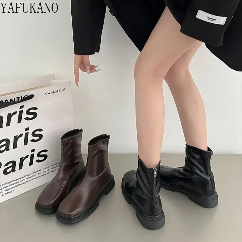 Popular Black Chunky Heel Thick Sole Short Boots 2023 New Vintag Chelsea Boots Minimalist Square Toe Back Zipper Women Boots
Popular Black Chunky Heel Thick Sole Short Boots 2023 New Vintag Chelsea Boots Minimalist Square Toe Back Zipper Women Boots