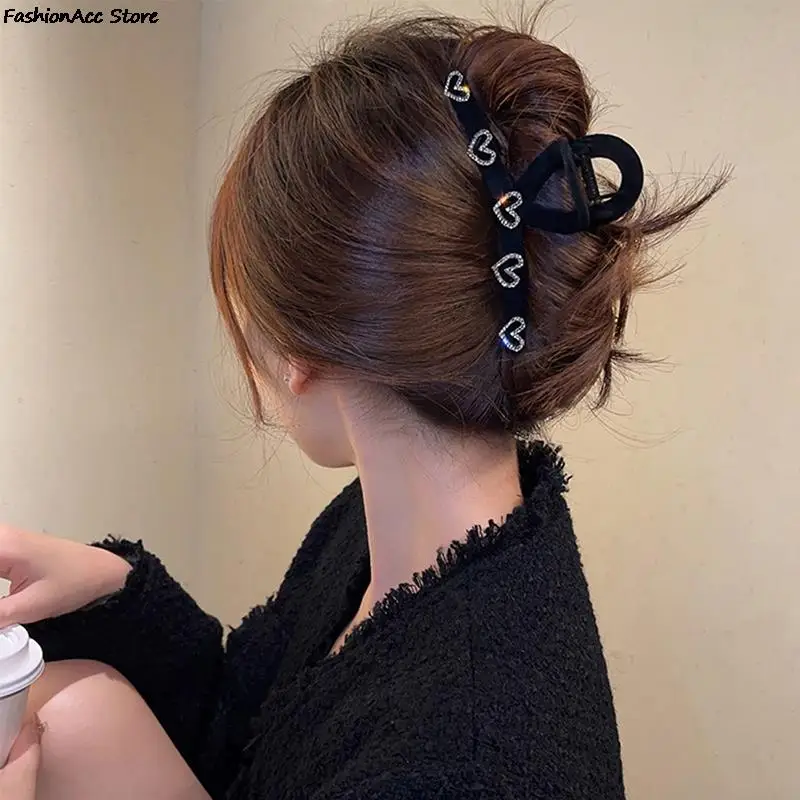 New Winter Flocking Claw Clip Elegant Heart Hair Clips Plastic Heart Ponytail Claw Clip Crab Barrette Hair Accessories for Women
New Winter Flocking Claw Clip Elegant Heart Hair Clips Plastic Heart Ponytail Claw Clip Crab Barrette Hair Accessories for Women