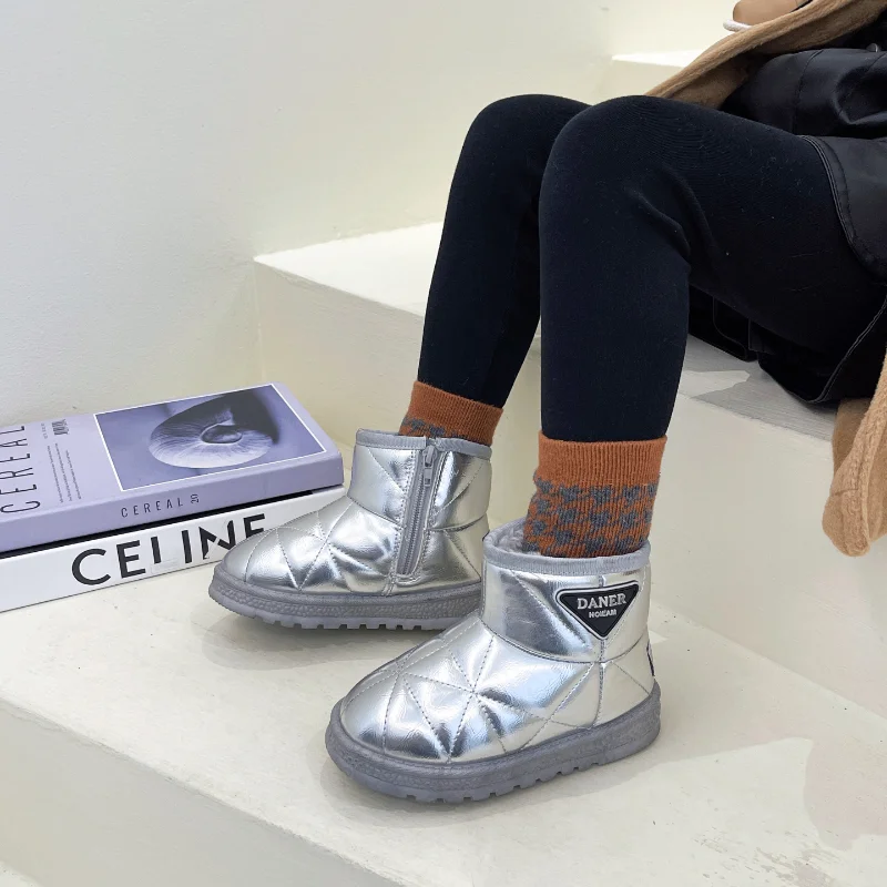 Solid Color Versatile Kids Girls Snow Boots 2022 Casual Children's Versatile PU Simple Cool Boys' Short Boots Child Fashion New
Solid Color Versatile Kids Girls Snow Boots 2022 Casual Children's Versatile PU Simple Cool Boys' Short Boots Child Fashion New