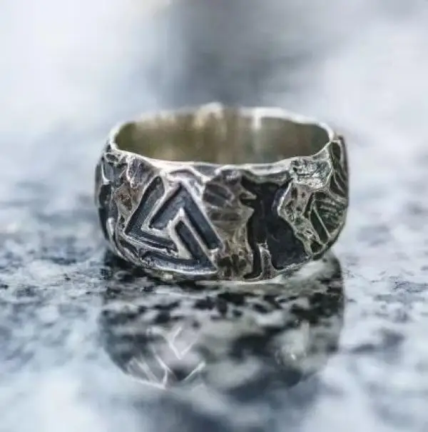 Viking Wolf or Odin Men's Retro Wolf Figure Ring Punk Shaped Ring Simple Fashion Ring Amulet Biker Jewelry wholesale
Viking Wolf or Odin Men's Retro Wolf Figure Ring Punk Shaped Ring Simple Fashion Ring Amulet Biker Jewelry wholesale