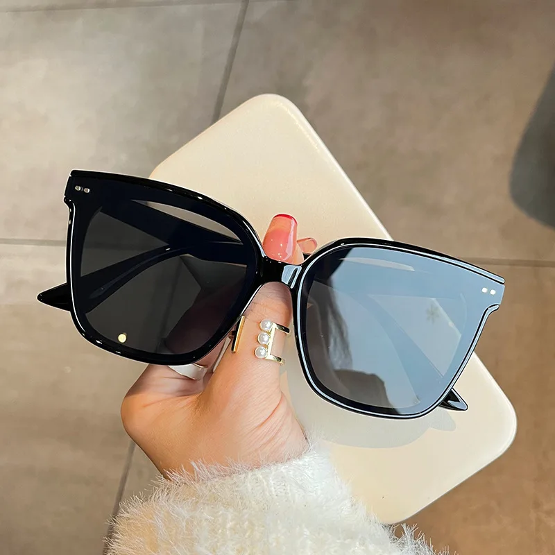 Personality Square Brand Design Sunglasses Women Vintage Black Gray Platic Driving Popular Shade Sun Glasses Outdoor TravelUV400
Personality Square Brand Design Sunglasses Women Vintage Black Gray Platic Driving Popular Shade Sun Glasses Outdoor TravelUV400