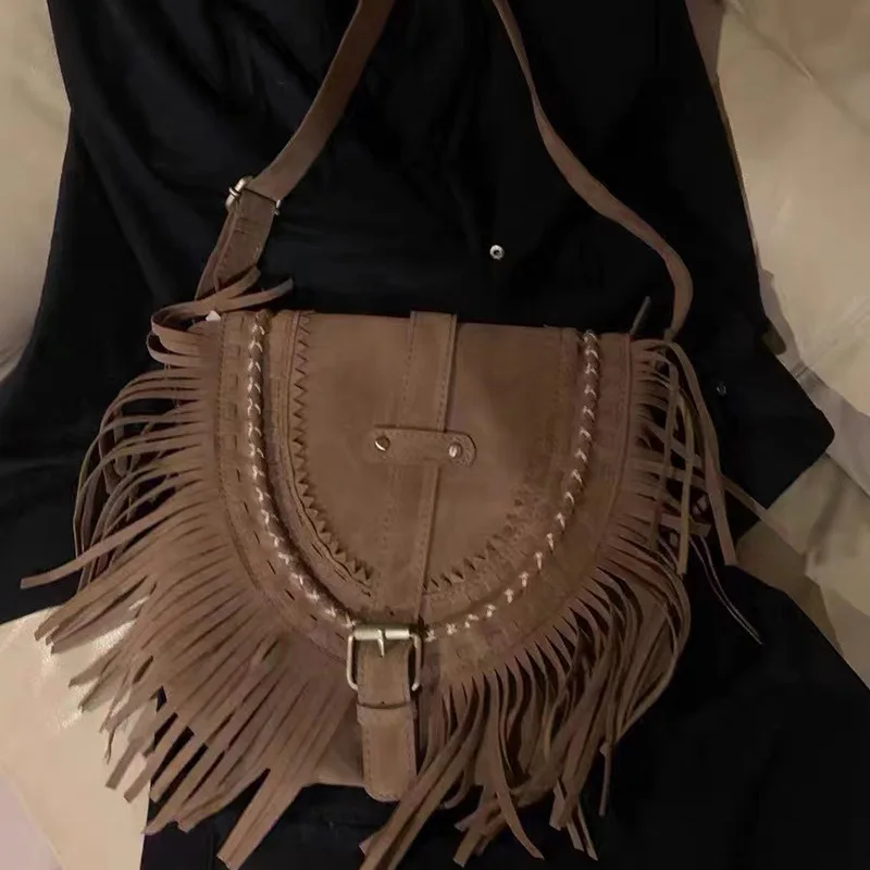 2022 New Summer Trend Fashion Tassel Women Bag Female Retro Khaki Versatile Ethnic Style Messenger Lightweight Small Female Bag
2022 New Summer Trend Fashion Tassel Women Bag Female Retro Khaki Versatile Ethnic Style Messenger Lightweight Small Female Bag